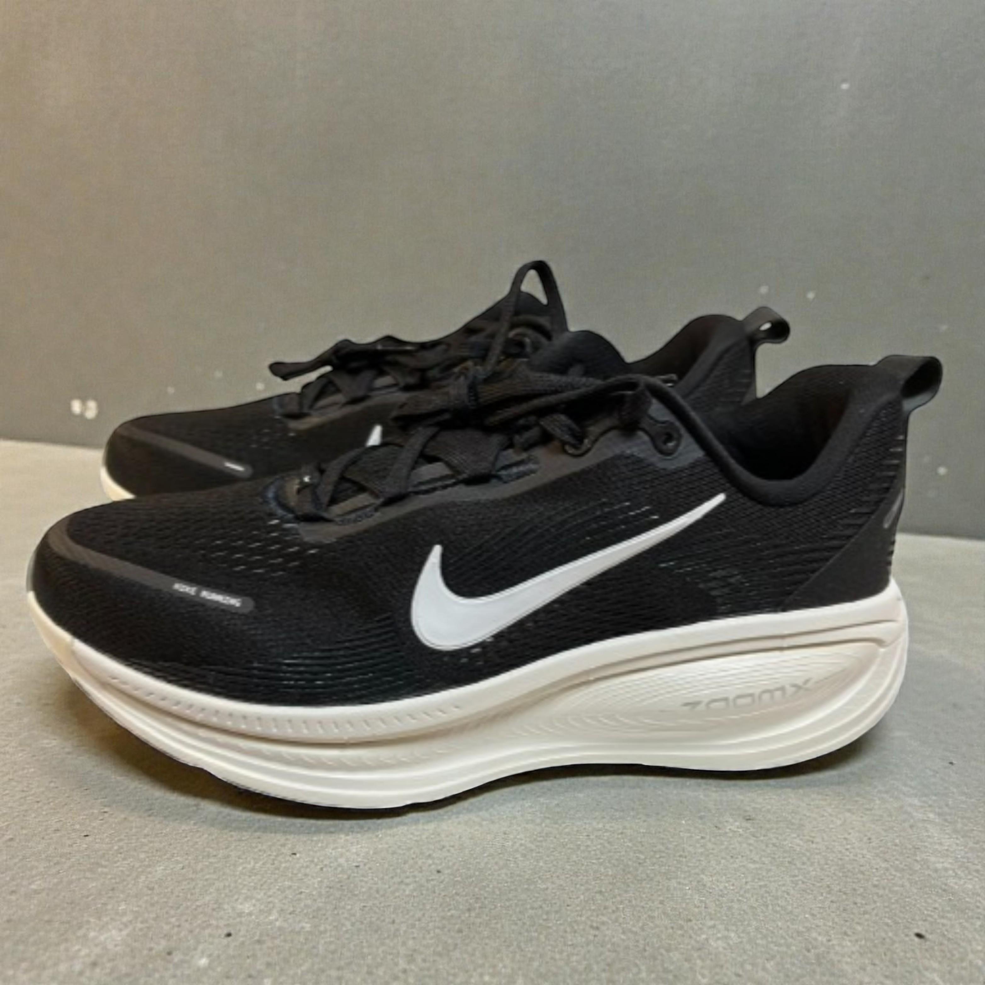 Nike Vomero 18 Wide Nike マラソンシューズ Nike ジムシューズ ランニングシューズ