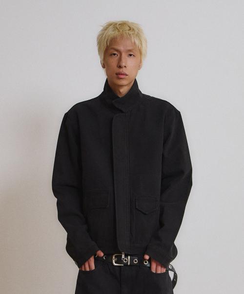 [9999아카이브] High Neck Oblique Pocket Jacket 9AK26SPHNOJBK