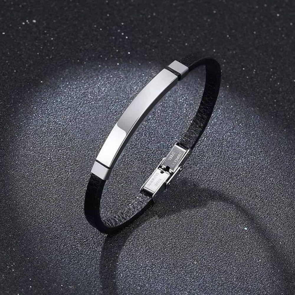 レザー ブレスレット イニシャル刻印 コード ペア 手首アクセサリー