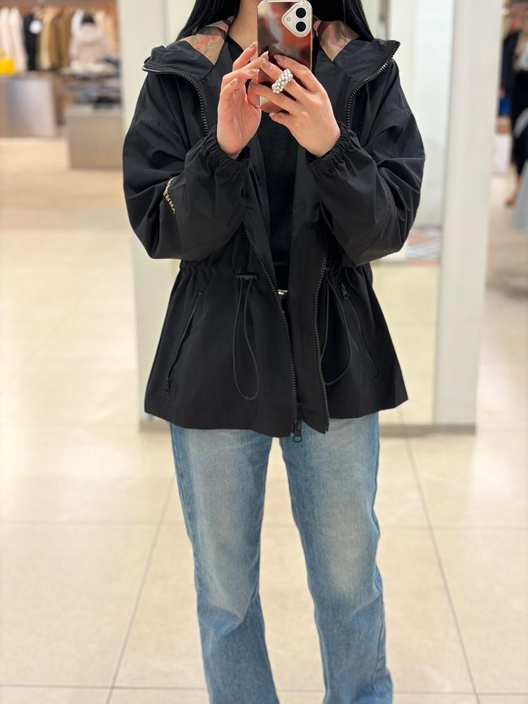 Burberry New Burleigh BIRLEY 内側 EKD ドローストリング フード ジップアップ ショート ジャケット BLACK 81136541