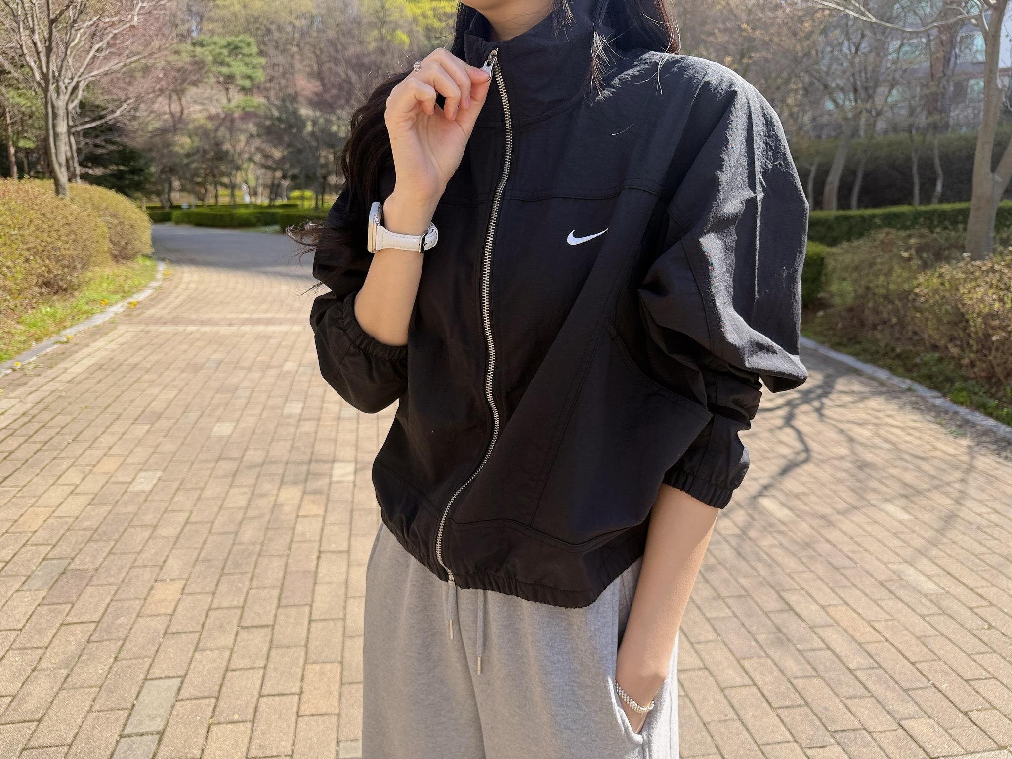 NIKE ウィンドブレーカー ジャケット ジャンパー レディース UVプロテクション クロップ