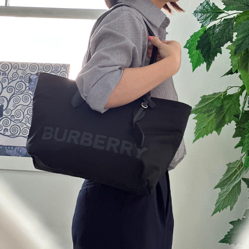 Burberry ロゴ ナイロン ショッパーバッグ スモール ミディアム トートバッグ オムツ替えバッグ 8073151 80731441