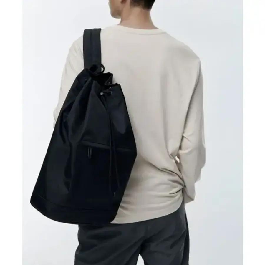 무신사 스탠다드 MUSINSA STANDARD Nylon Duffle Sling Bag Black 251829