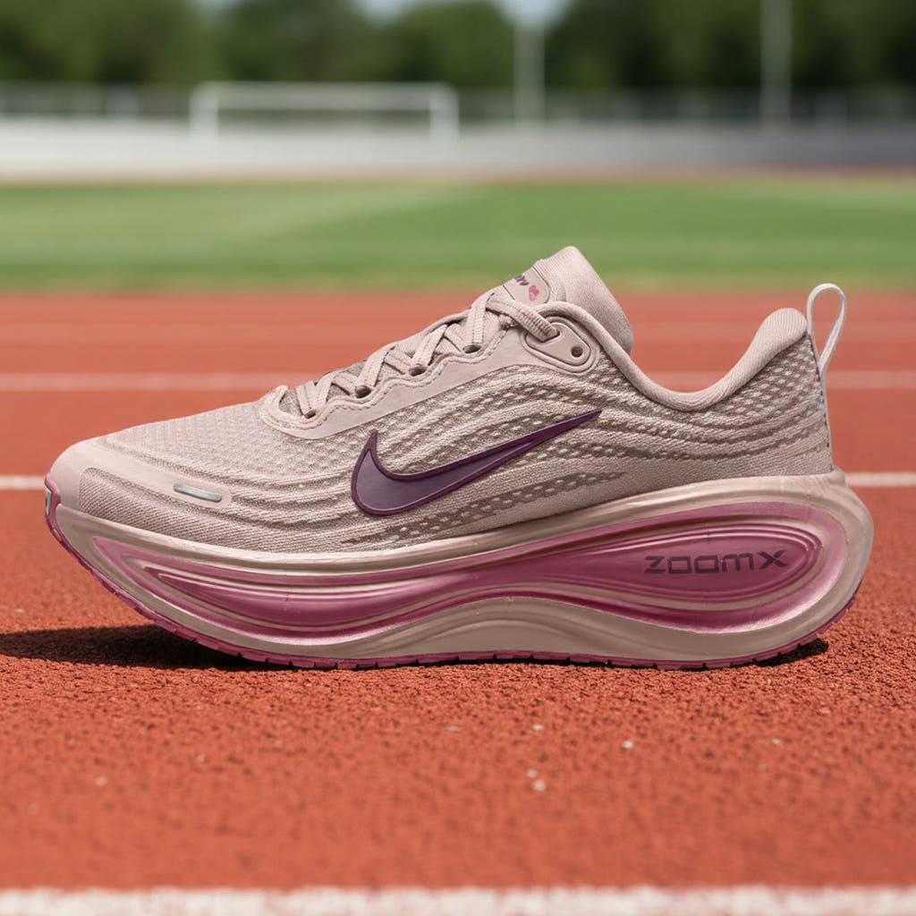 NIKE Vomero 18 Plus ランニングシューズ ランニングシューズ Magenta (HV8154-602)