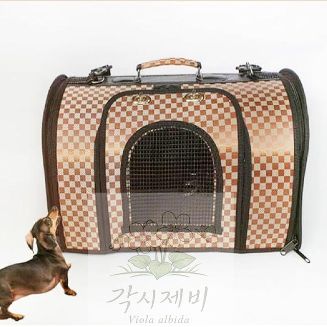 カクチゼビ(※ブランド名として想定) 犬用キャリーケース 市松模様 ペットキャリア 犬用ケネル